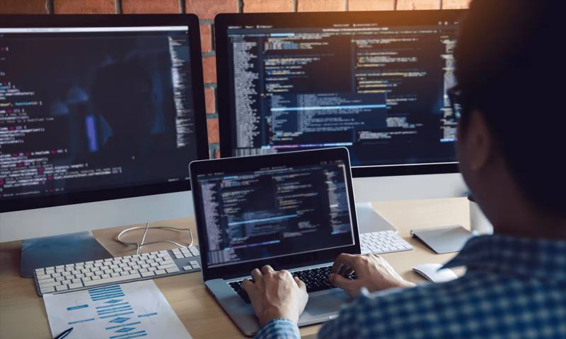 数据科学选型:R与Python如何赋能乾安县网站建设?